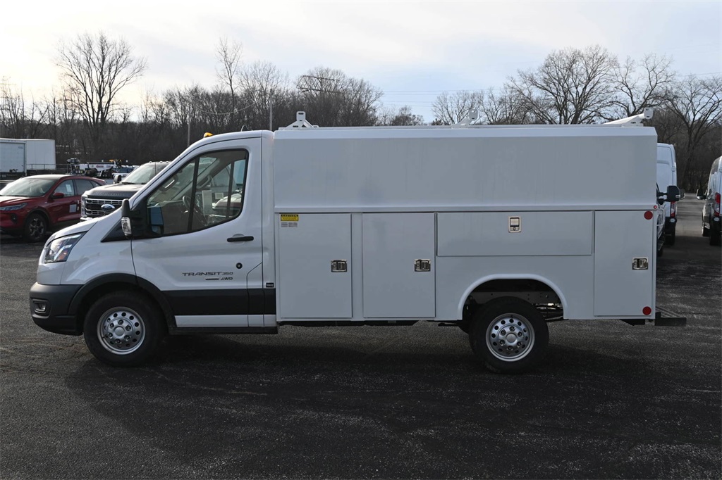 2024 Ford Transit Cutaway Base's photo