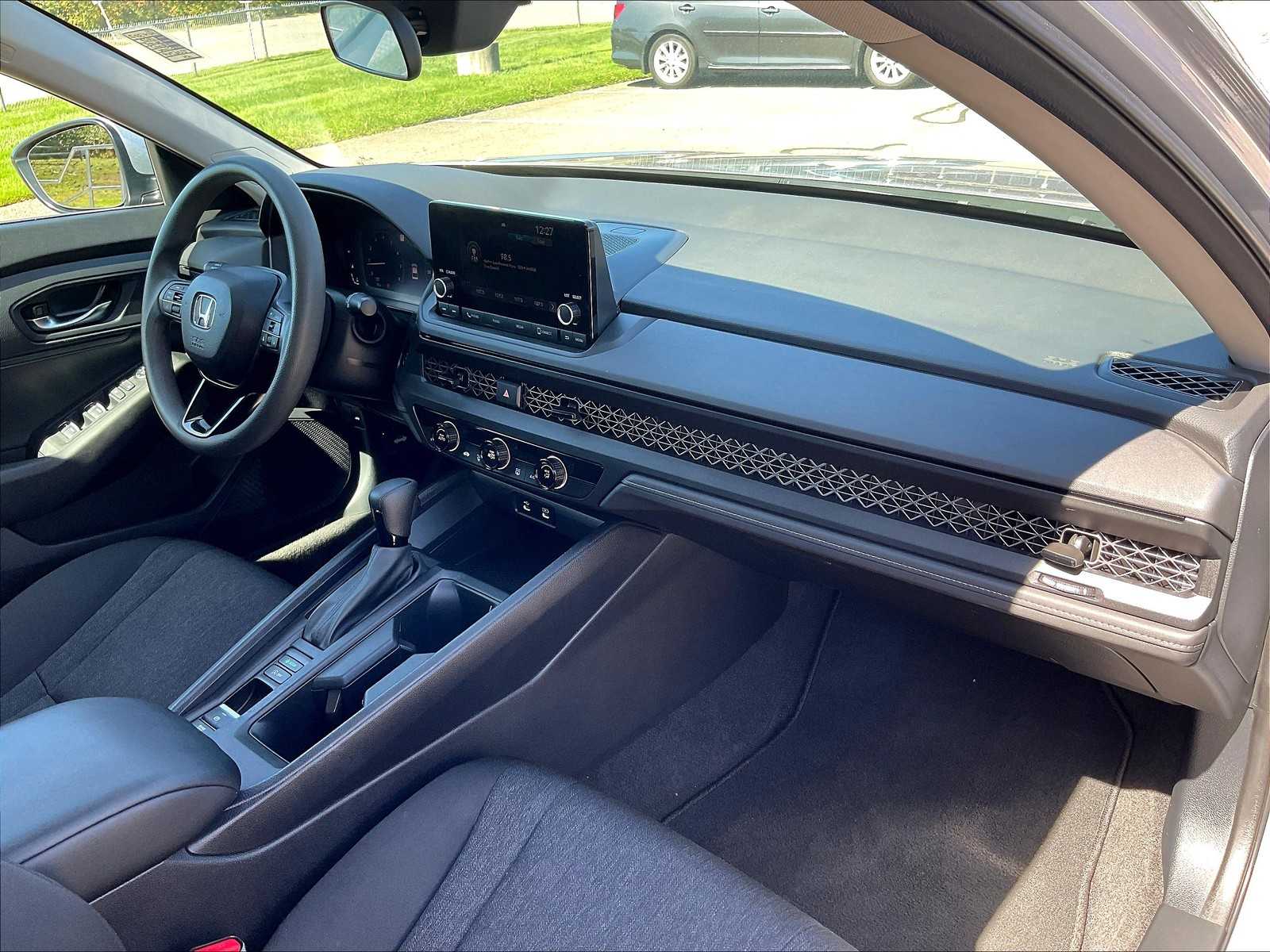 2023 Honda Accord LX photo 14