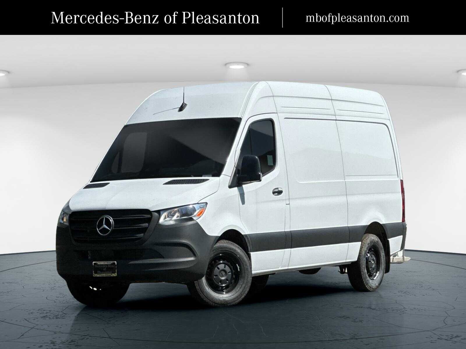 2025 Mercedes-Benz Sprinter Cargo Van Base's photo