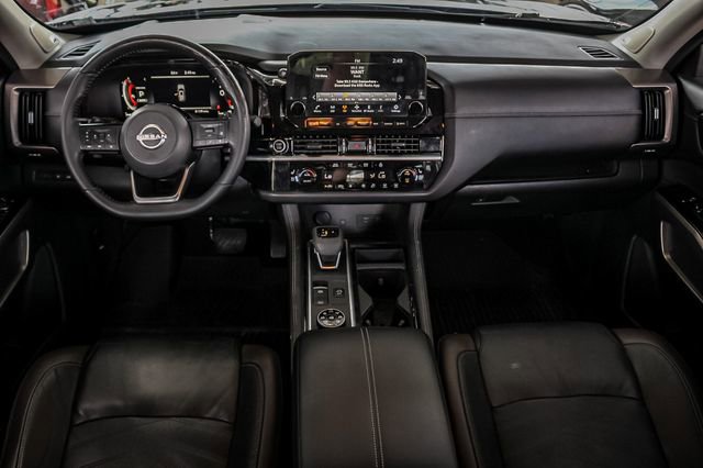 2023 Nissan Pathfinder Platinum photo 22