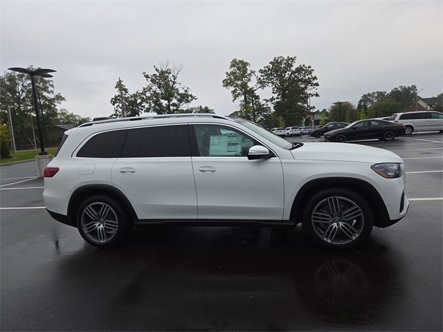 2026 Mercedes Benz GLS 450 4MATIC photo 2