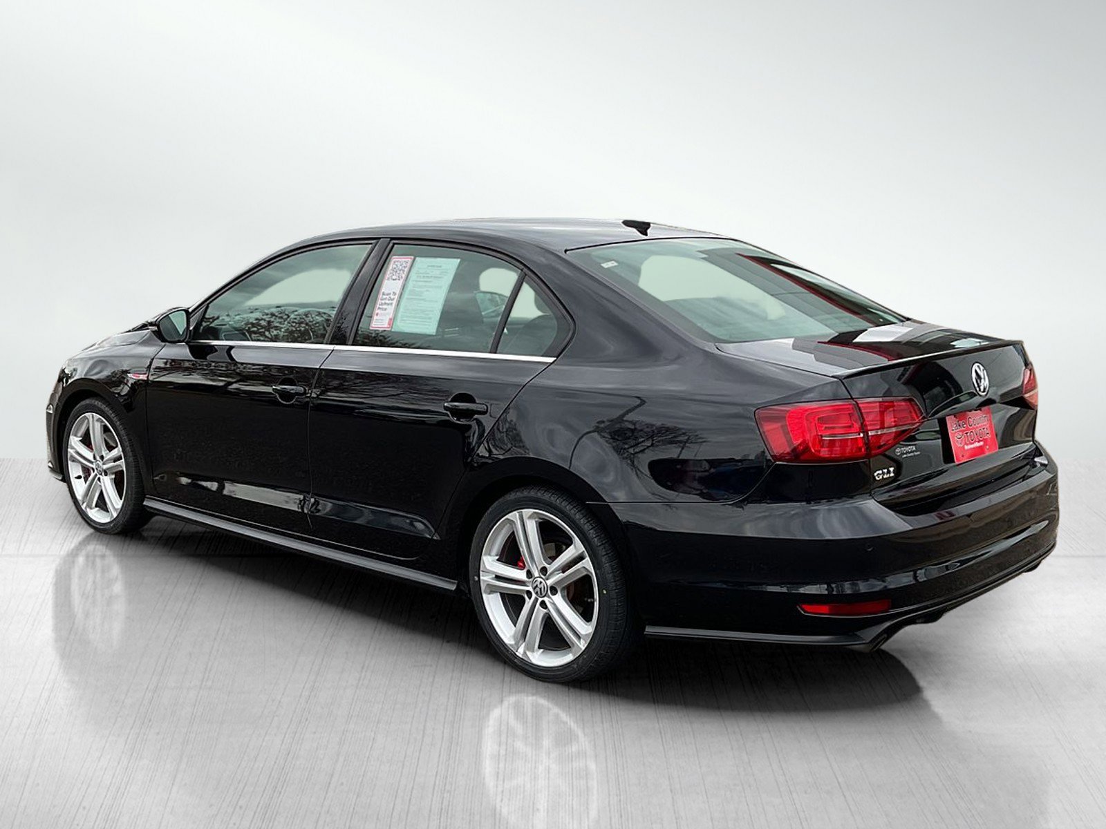 2017 Volkswagen Jetta GLI photo 3