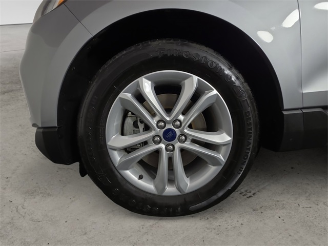2020 Ford Edge SEL photo 13