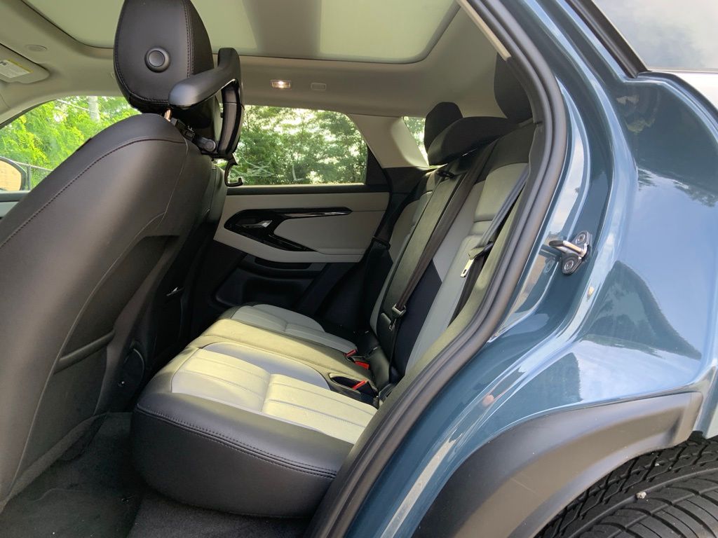 2025 Land Rover Range Rover Evoque Dynamic SE photo 16