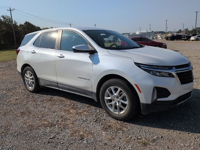 2022 Chevrolet Equinox LT photo 2