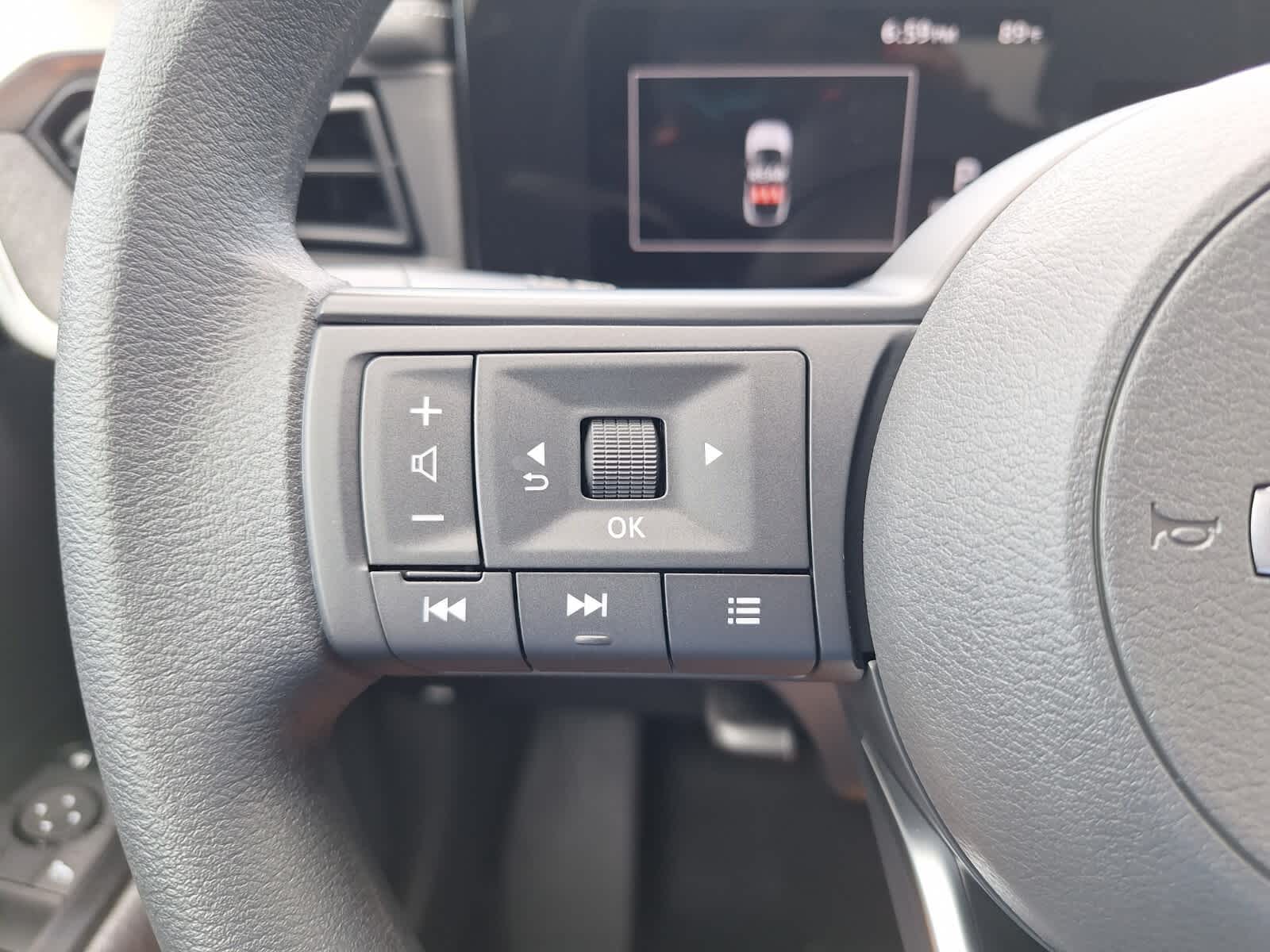 2025 Nissan Kicks SV photo 17