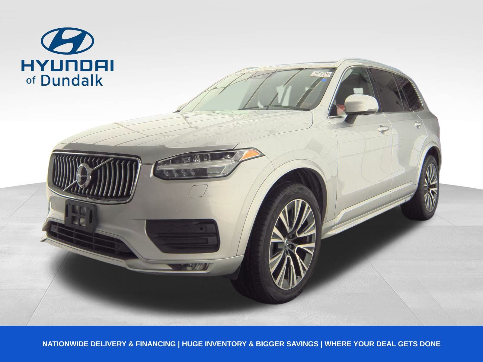 2021 Volvo XC90 Momentum's photo