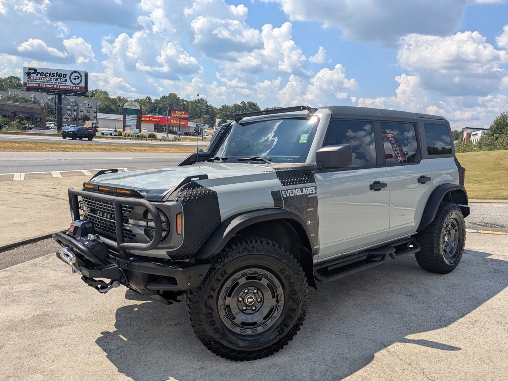 2024 Ford Bronco 4-Door Everglades's photo
