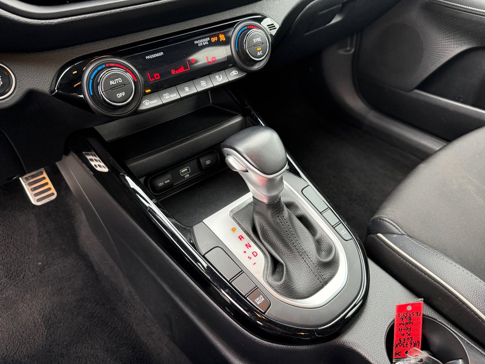 2023 Kia Forte GT-Line photo 13
