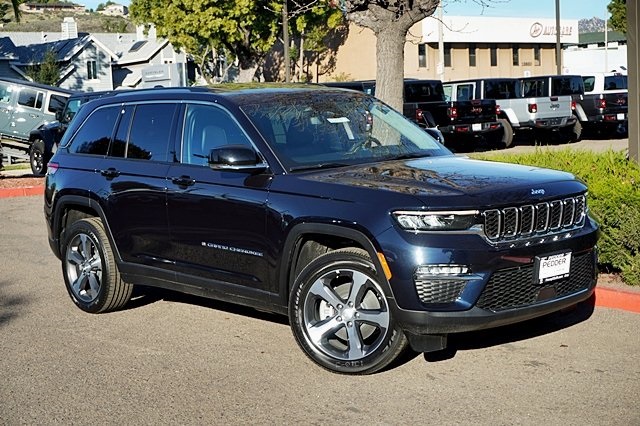 2023 Jeep Cherokee 4xe photo 3