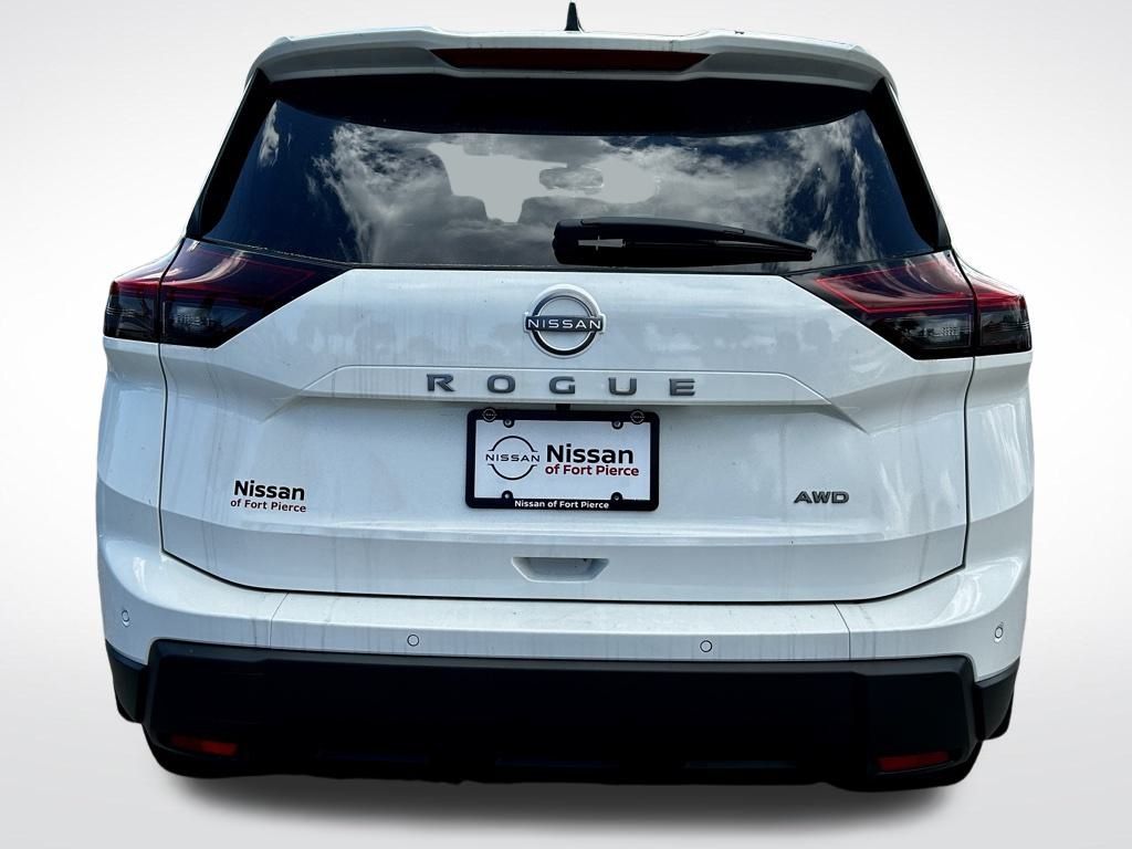 2025 Nissan Rogue S photo 6