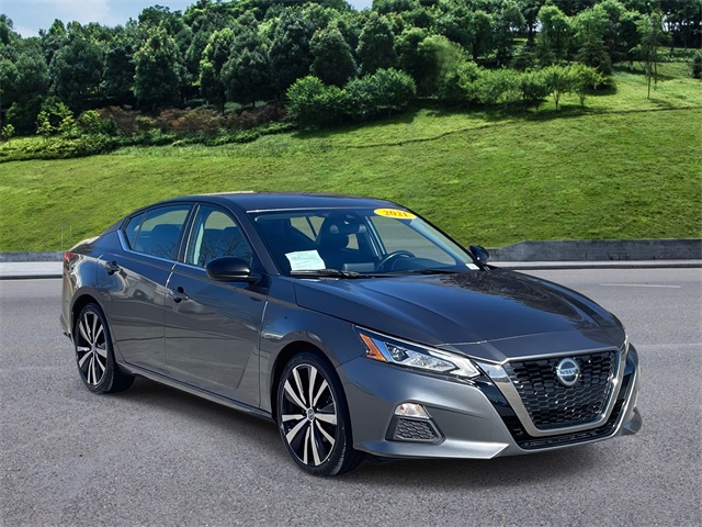 2021 Nissan Altima SR's photo