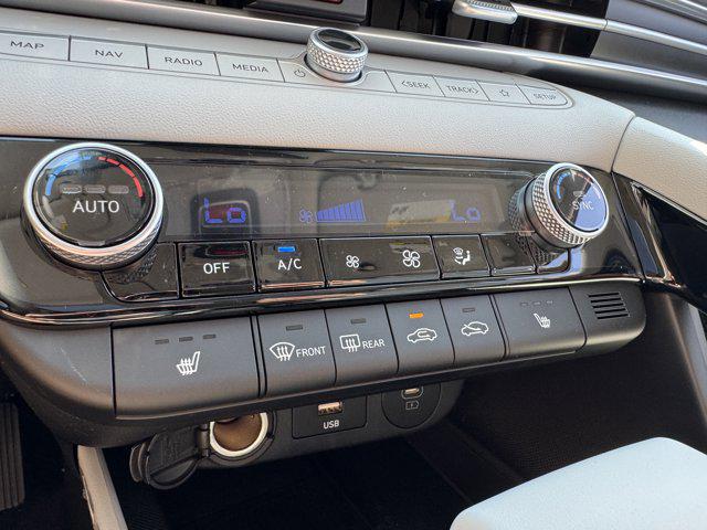 2025 Hyundai Elantra Limited photo 30