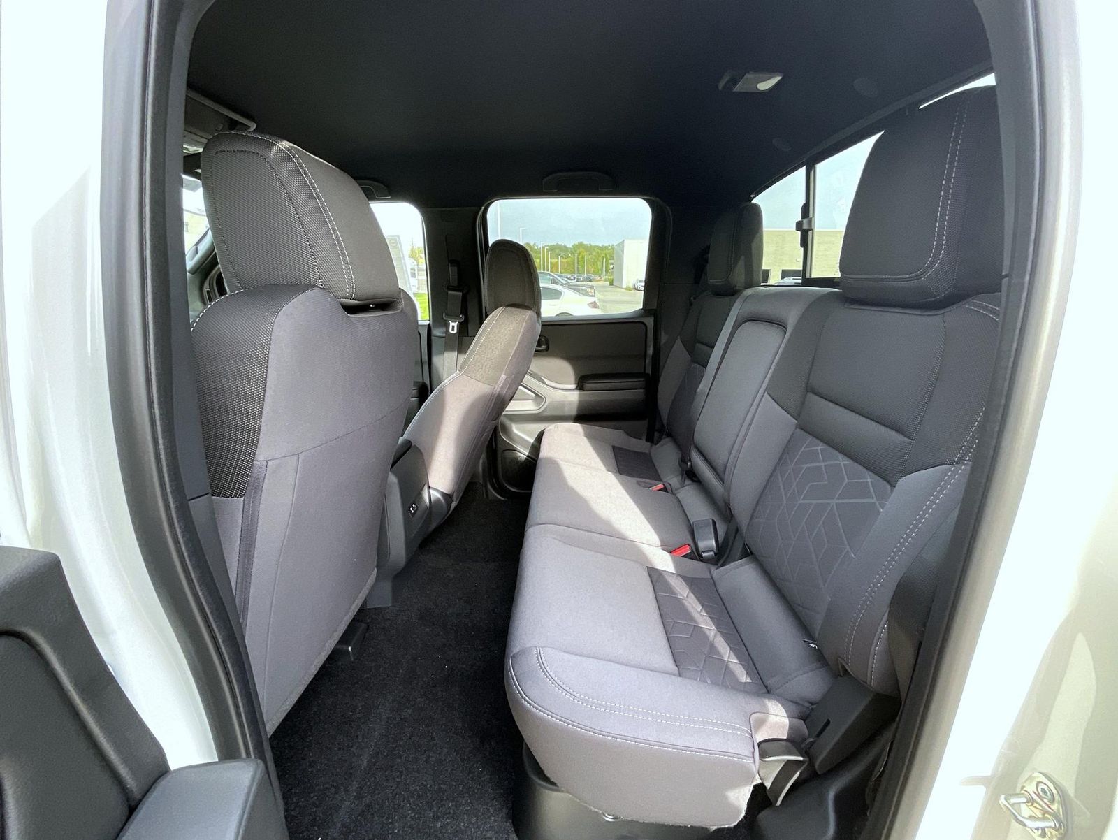 2026 Nissan Frontier SV photo 11