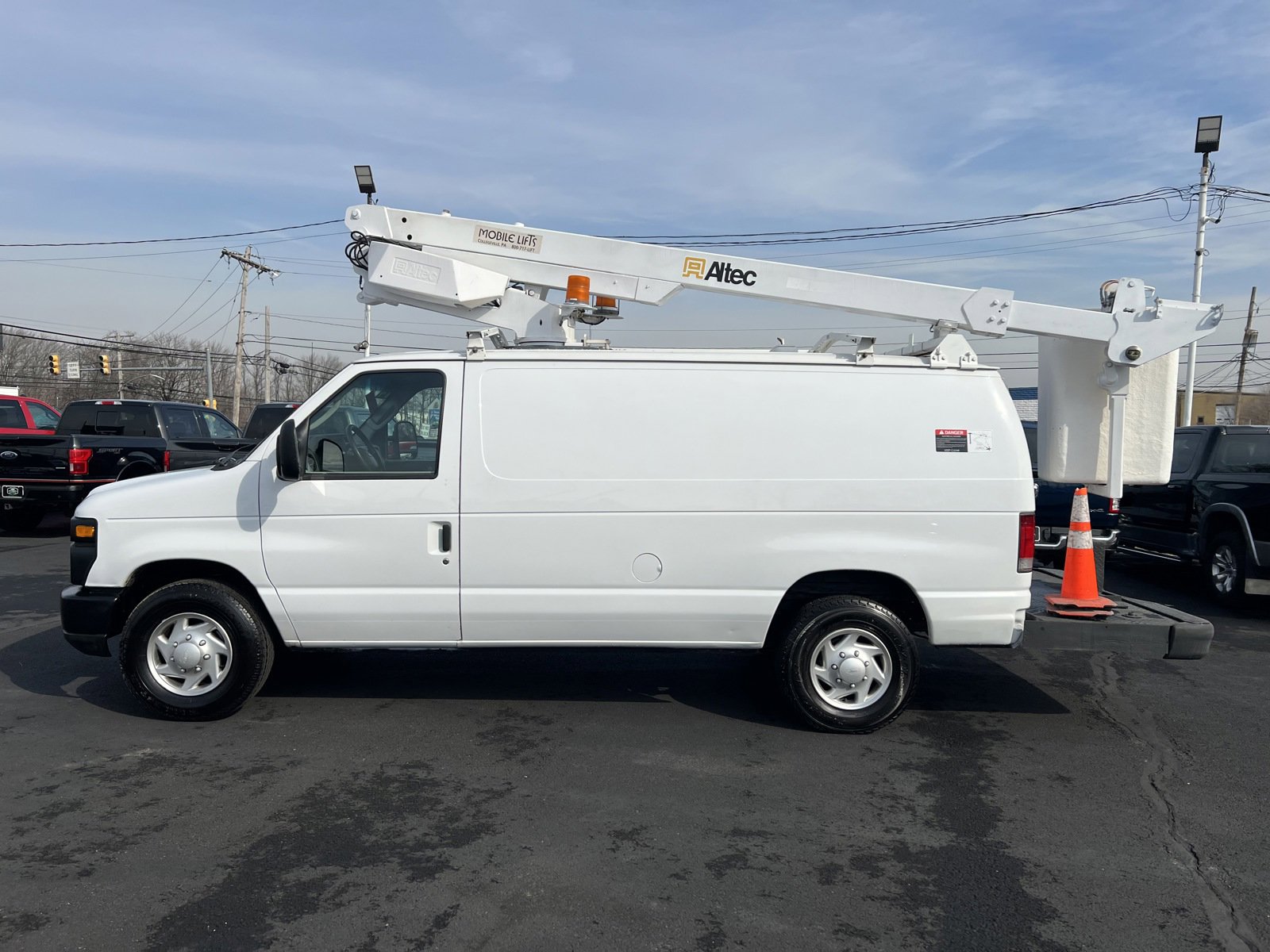 2014 Ford E-350 photo 4