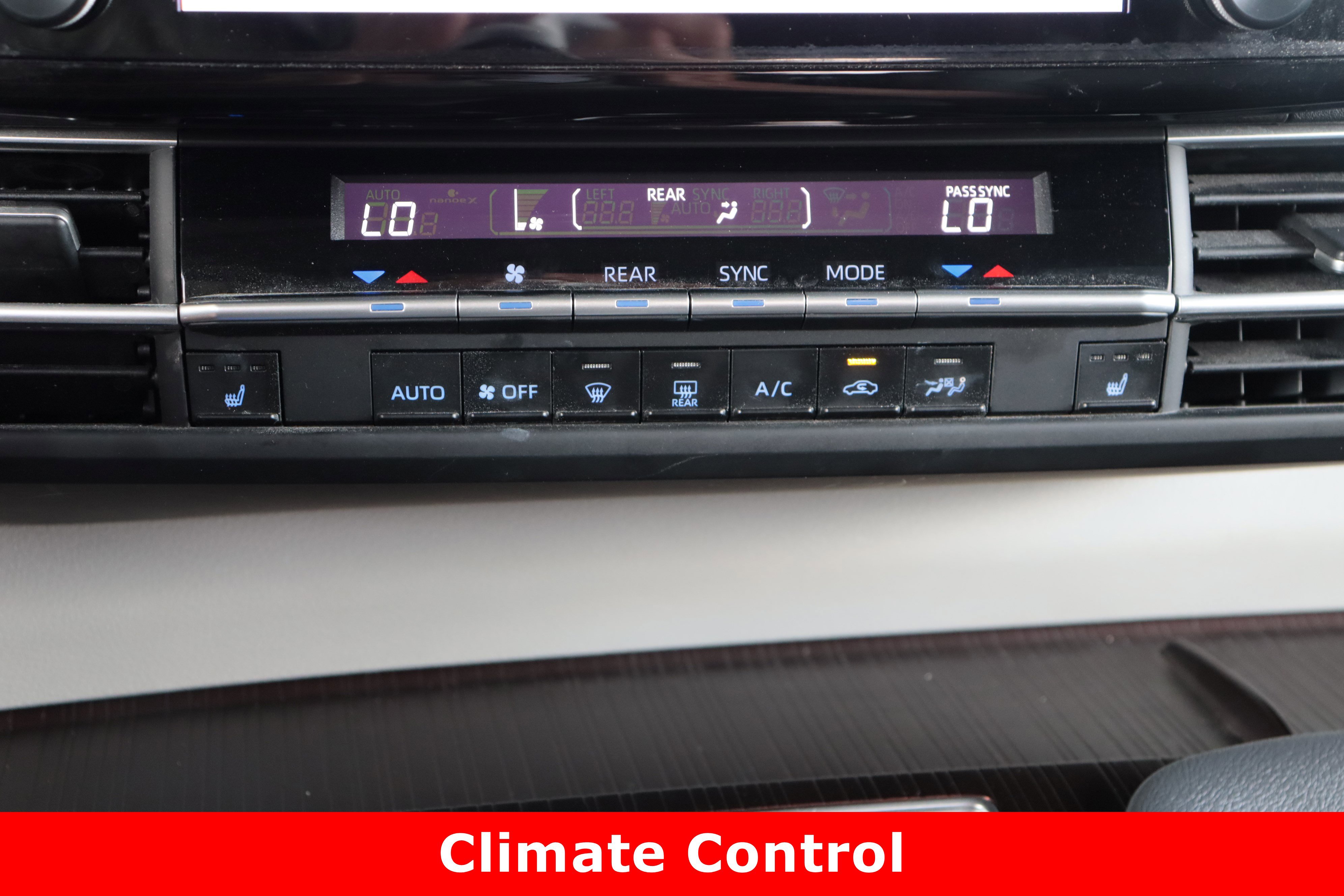 2023 Toyota Sienna XLE photo 20