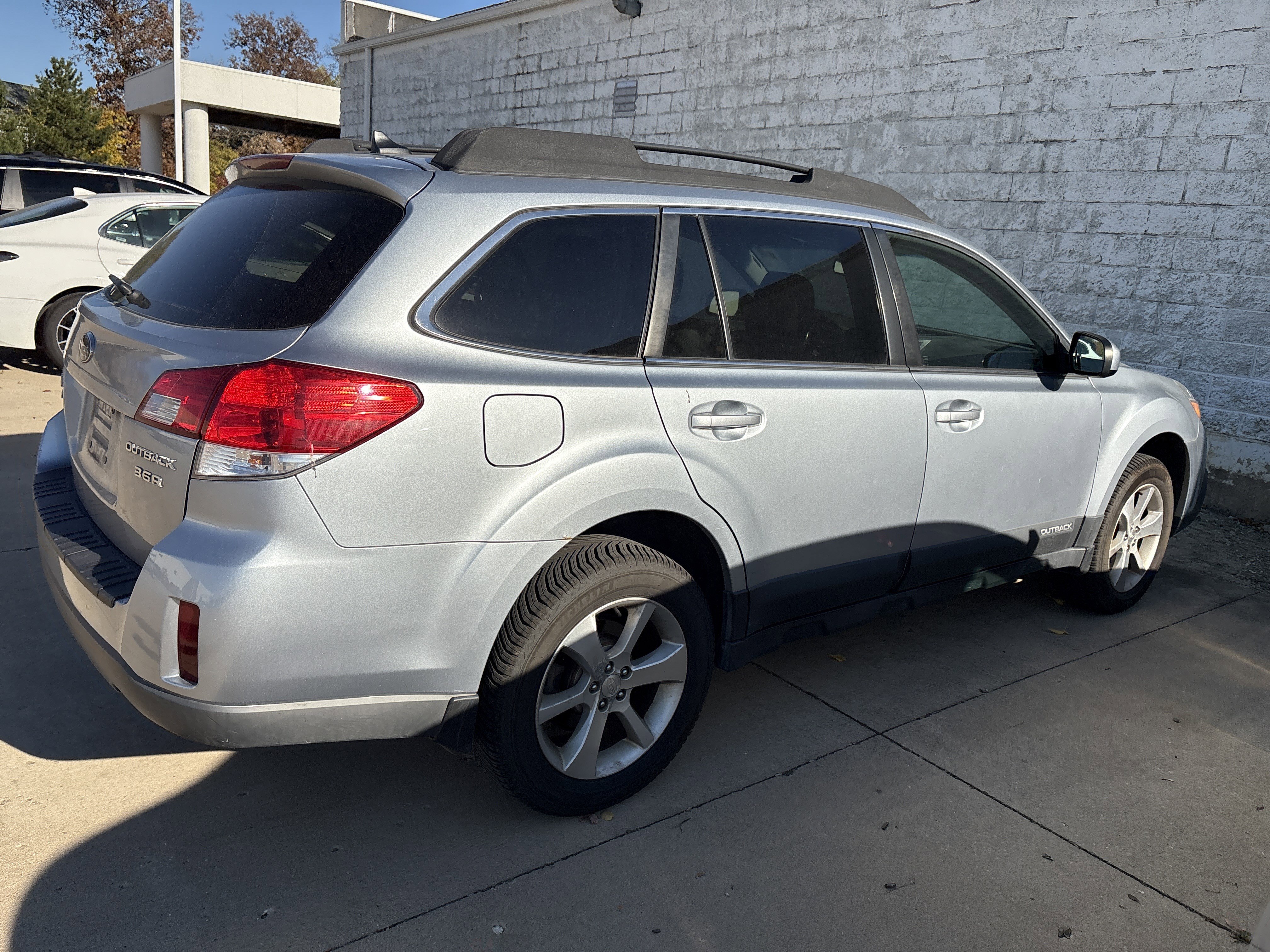 Used 2014 Subaru Outback Limited with VIN 4S4BRDKC0E2204608 for sale in Palatine, IL