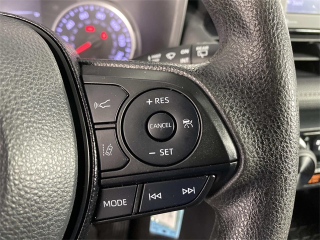 2021 Toyota RAV4 LE photo 15
