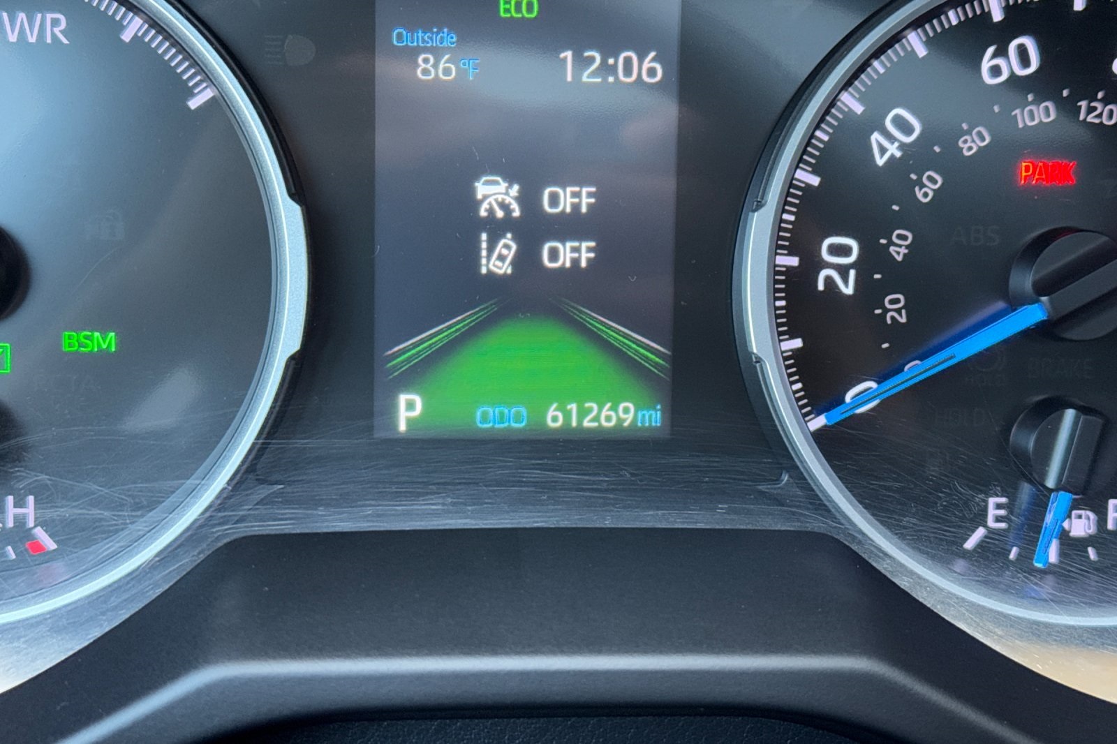 2022 Toyota RAV4 Hybrid SE photo 16