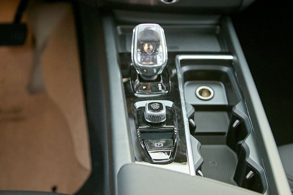 2026 VOLVO XC60 - Image 27