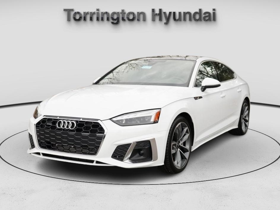 2017 Jeep Wrangler Unlimited Sport photo 3