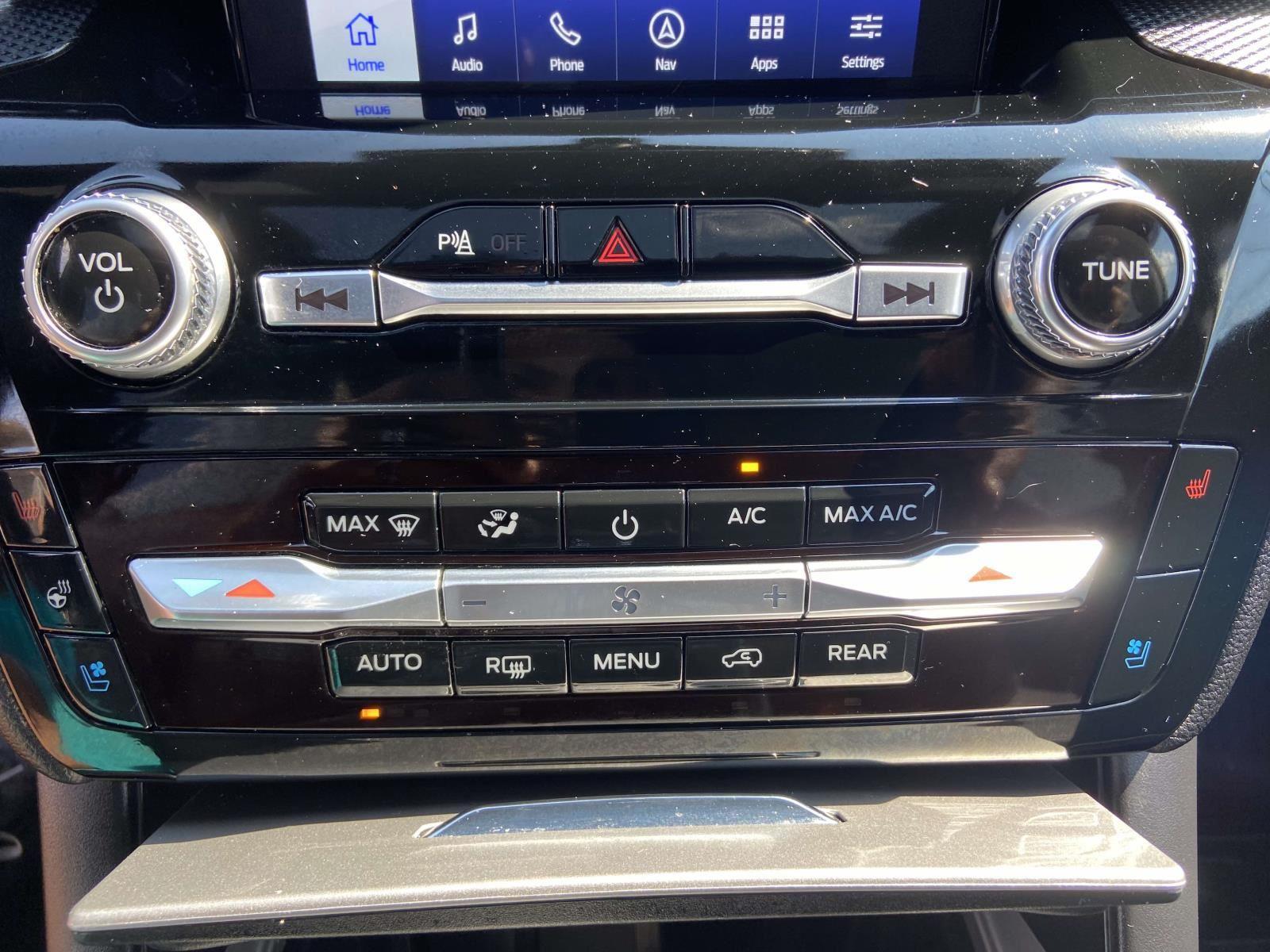 2023 Ford Explorer ST photo 10