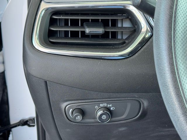 2023 Chevrolet Equinox LS photo 32