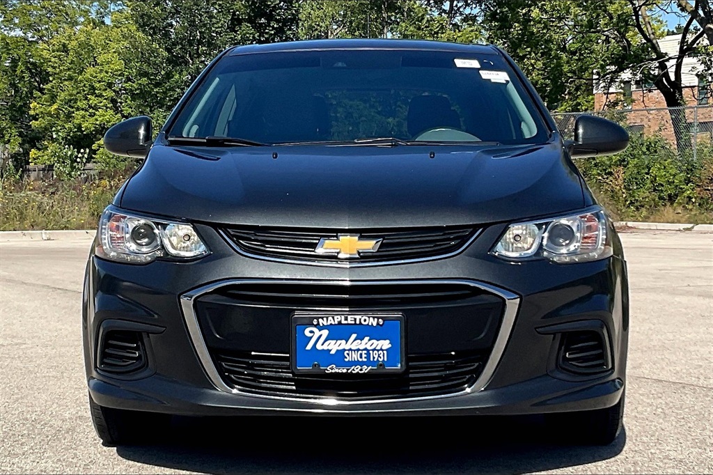 2020 Chevrolet Sonic LT photo 2