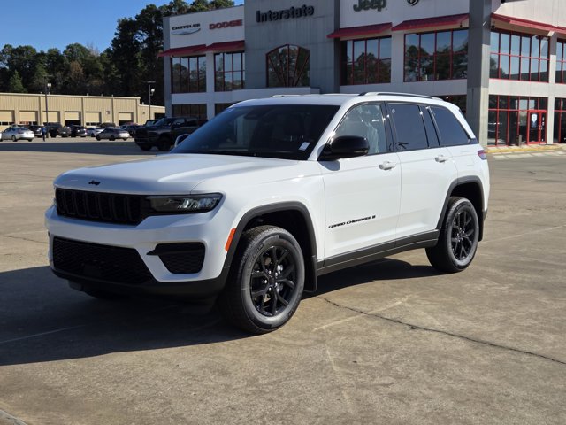 2025 Jeep Grand Cherokee Altitude's photo