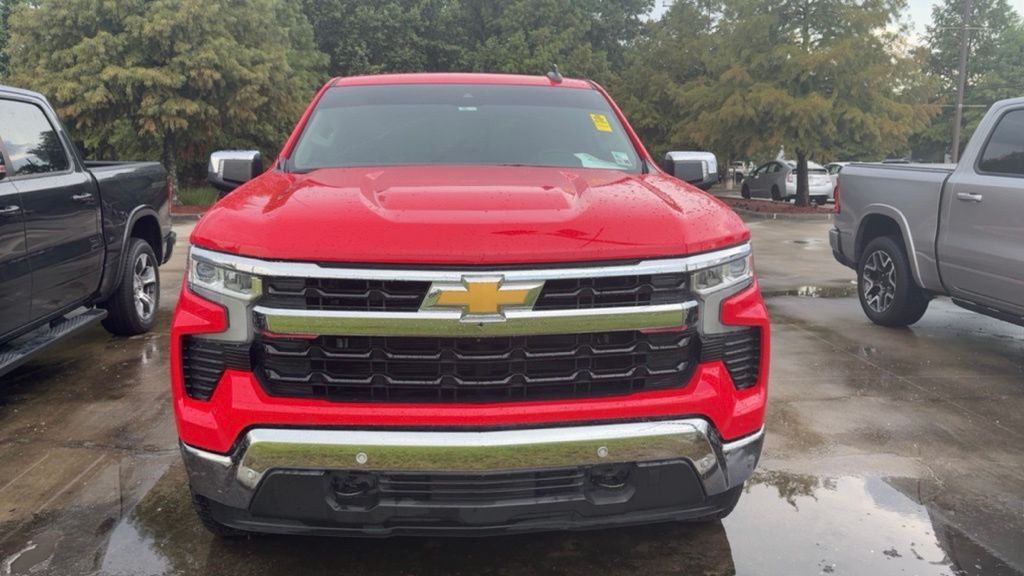 2024 Chevrolet Silverado 1500 LT photo 2