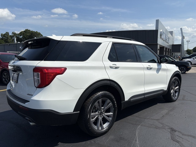 2022 Ford Explorer XLT photo 3