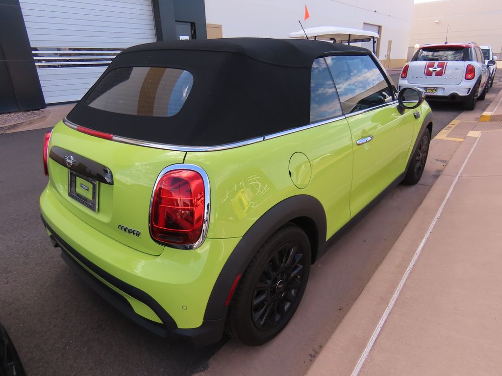 2024 Mini Cooper Signature photo 3