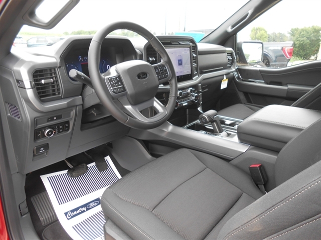 2025 Ford F-150 XLT photo 3