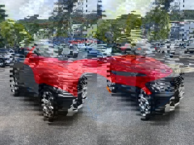 Used 2022  Hyundai SE image 1
