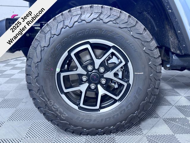 2025 Jeep Wrangler Rubicon photo 13