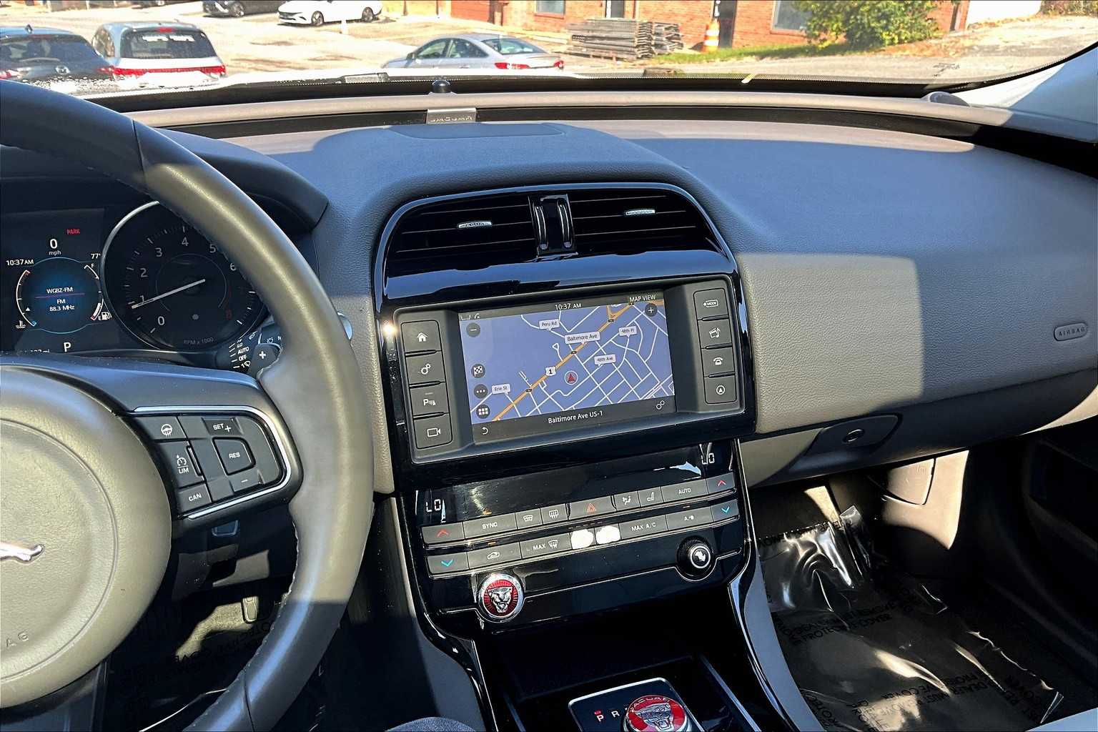2017 Jaguar XE Premium photo 6