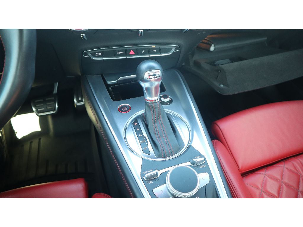 2017 Audi TTS photo 13