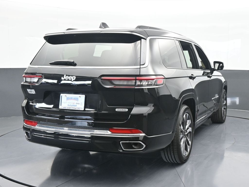 2024 Jeep Grand Cherokee Overland photo 3