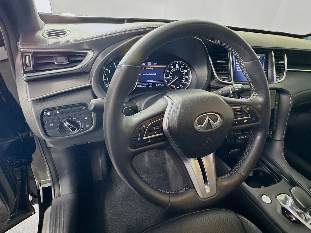 2023 Infiniti QX55 Essential photo 11