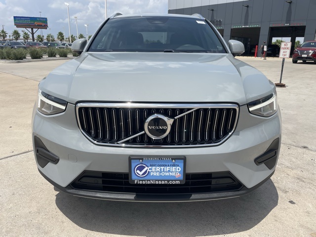 2024 Volvo XC40 Core photo 7