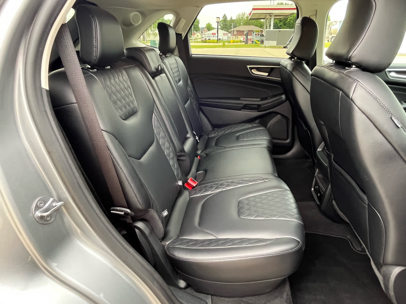 2024 Ford Edge Titanium photo 13
