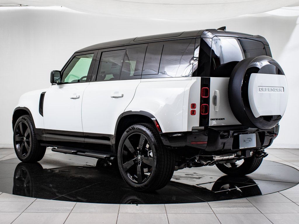 2025 Land Rover Defender 110 X-Dynamic SE photo 5