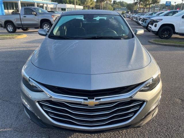 2023 Chevrolet Malibu 1LT photo 2