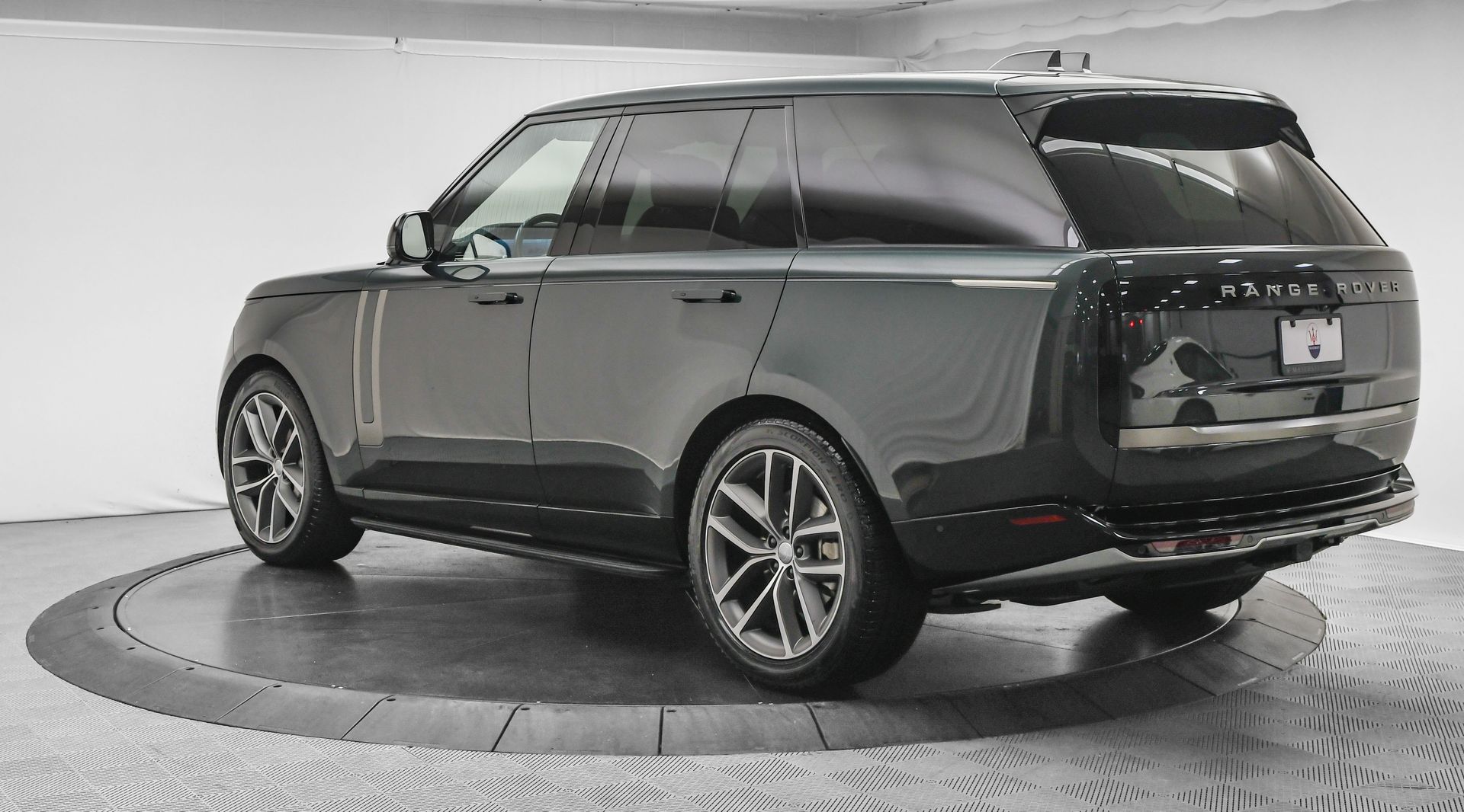 2024 Land Rover Range Rover SE photo 4