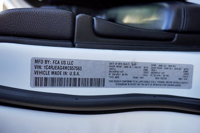 Used 2021 White Jeep Laredo E image 31