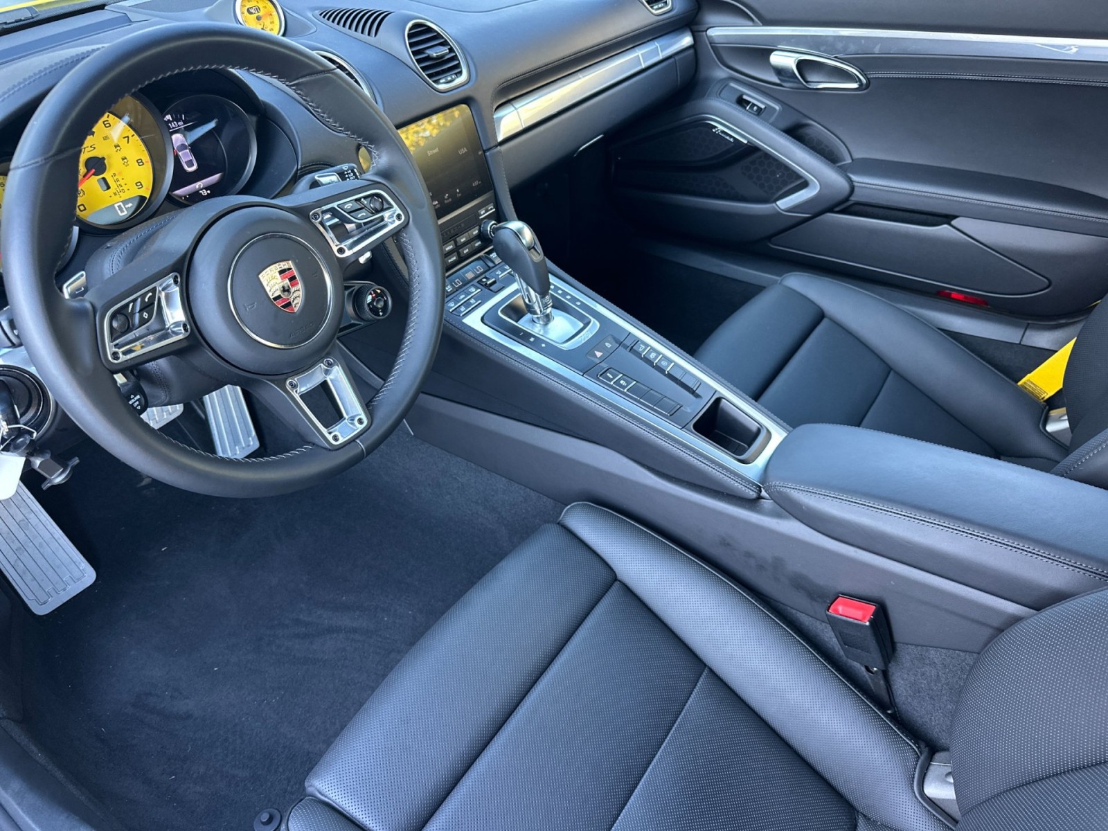 2025 Porsche Cayman GTS 4.0 photo 4