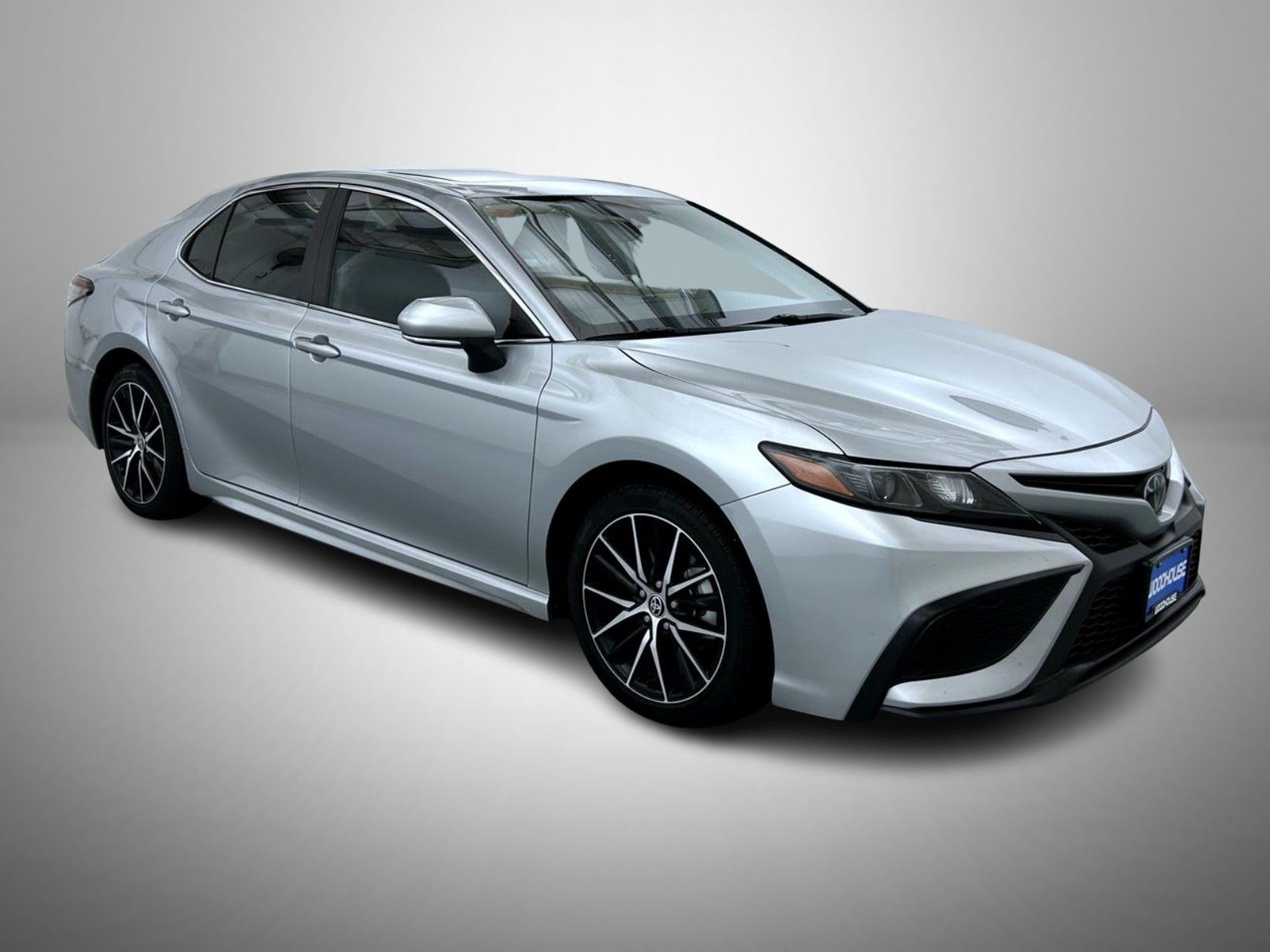 2023 Toyota Camry SE photo 3