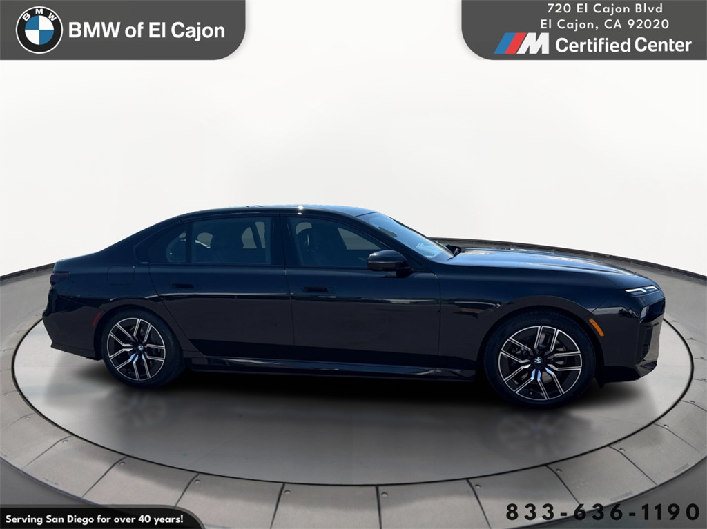 2026 Bmw 750e photo 3