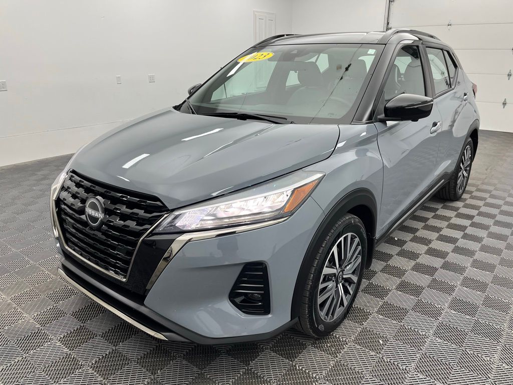 2023 Nissan Kicks SR photo 6