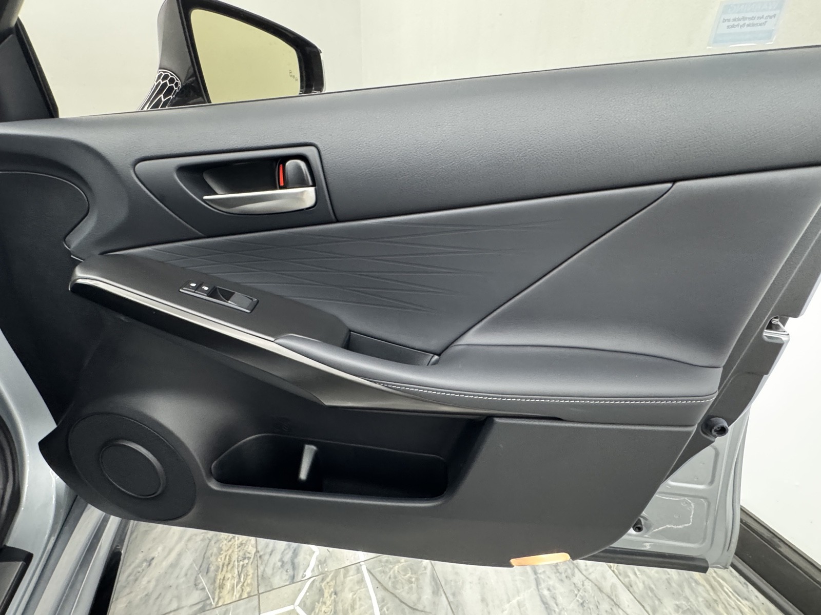 2022 Lexus IS 350 F SPORT photo 14